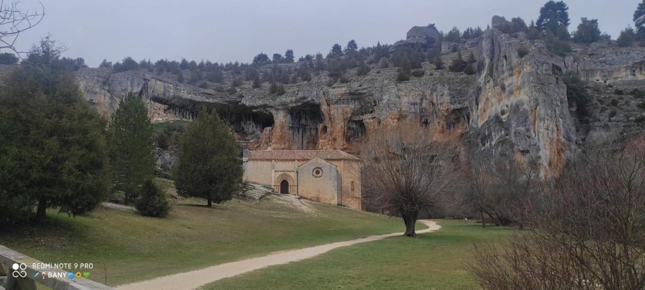 Hostal Rio Duero Molinos de Duero Luaran gambar